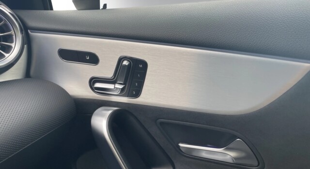 MERCEDES-BENZ A 200 Night Star 7G-DCT