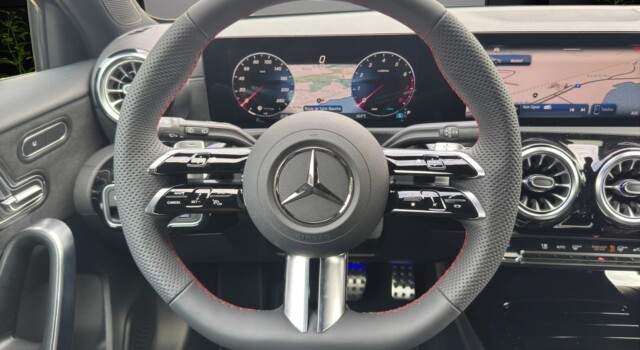 MERCEDES-BENZ A 200 Night Star 7G-DCT