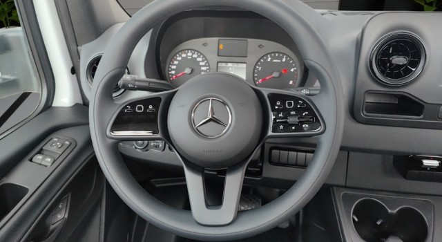 MERCEDES-BENZ Sprinter 317 CDI Standard 9G-TRONIC