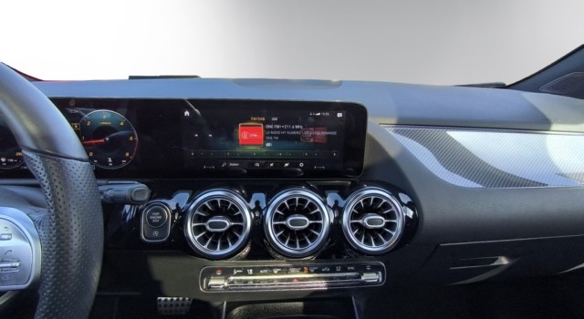 MERCEDES-BENZ GLA 220 d AMG Line 4Matic