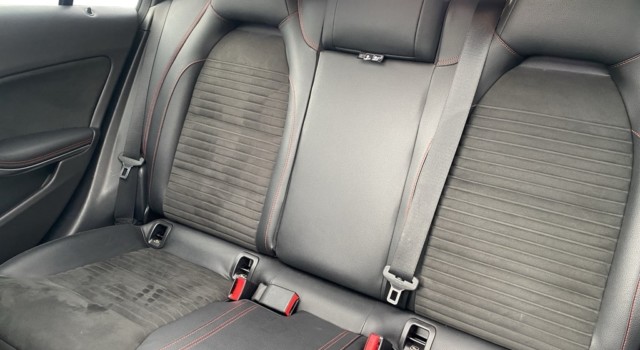 MERCEDES-BENZ CLA 200 AMG Line