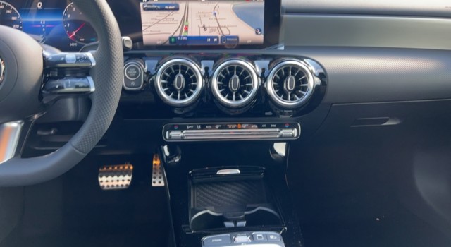 MERCEDES-BENZ A 180 Night Star 7G-DCT