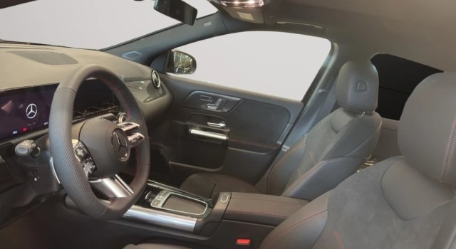 MERCEDES-BENZ GLA 220 4Matic 8G-DCT