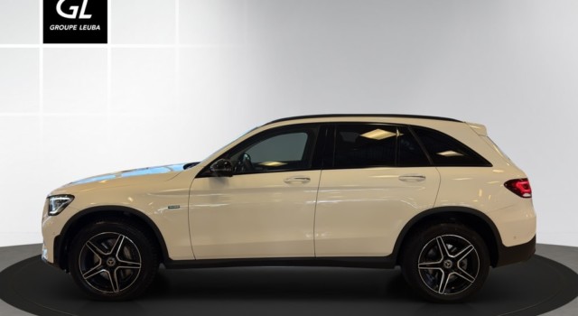 MERCEDES-BENZ GLC 300 e AMG Line 4Matic