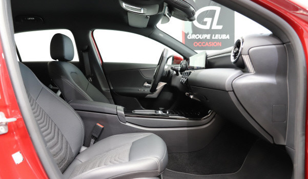 MERCEDES-BENZ A 180 7G-DCT