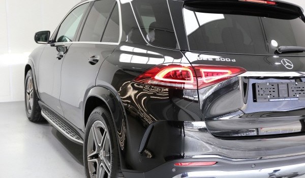MERCEDES-BENZ GLE 300 d AMG Line 4Matic