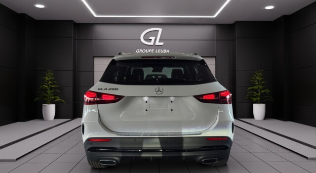 MERCEDES-BENZ GLA 200 Night Star 7G-DCT