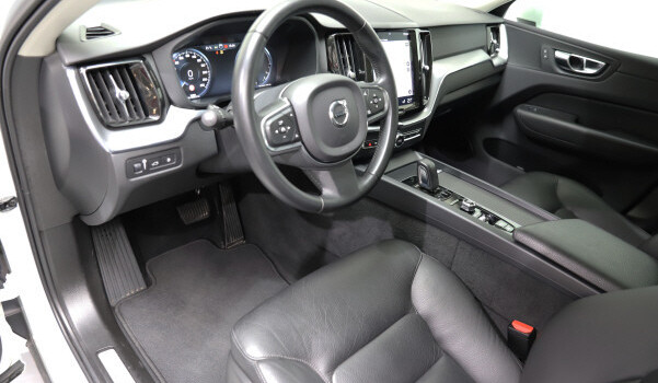 VOLVO XC60 T8 eAWD Momentum