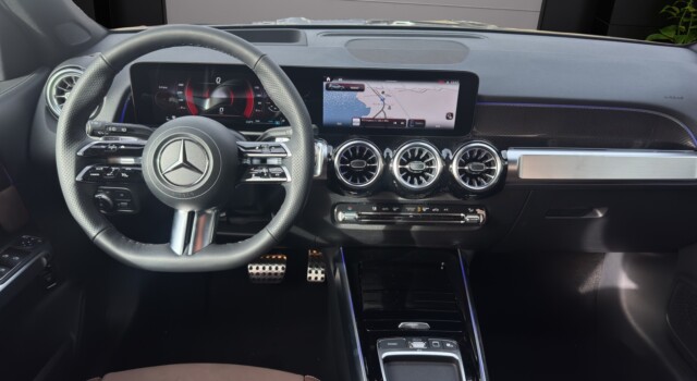 MERCEDES-BENZ GLB 250 4M