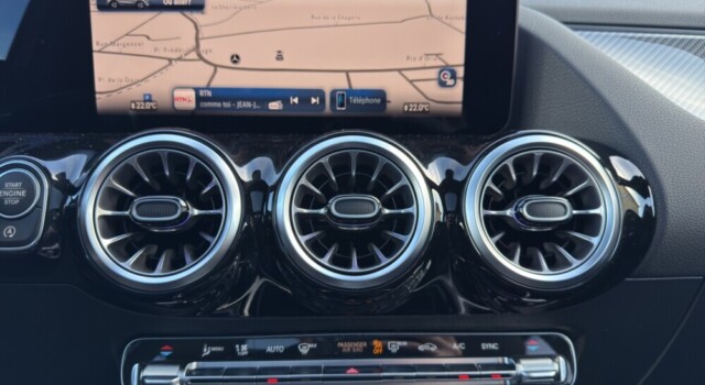 MERCEDES-BENZ GLA 220 4Matic 8G-DCT