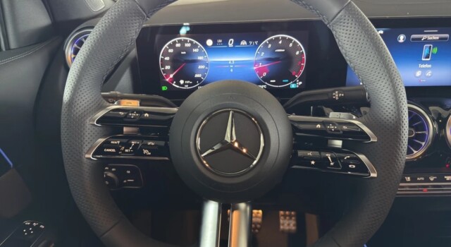 MERCEDES-BENZ GLA 220 4Matic 8G-DCT