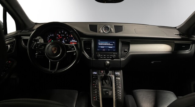 PORSCHE MACAN Turbo Performance