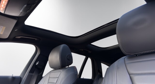 MERCEDES-BENZ E 220 d Swiss Star AMG 4M