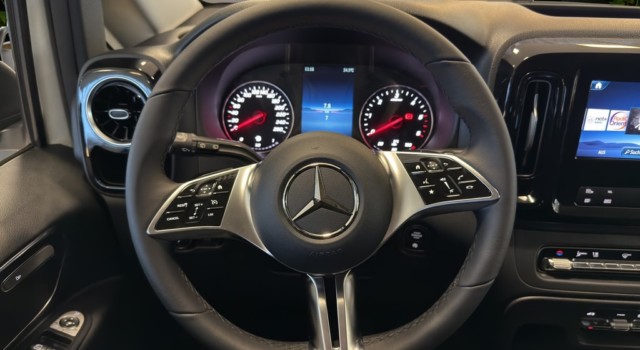 MERCEDES-BENZ VITO 116 CDI Select Tourer 4Matic 9G-Tronic