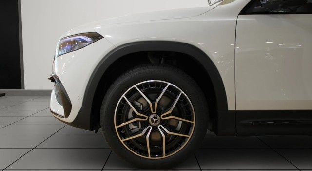 MERCEDES-BENZ EQB 350 66,5 kWh 4Matic Swiss Star
