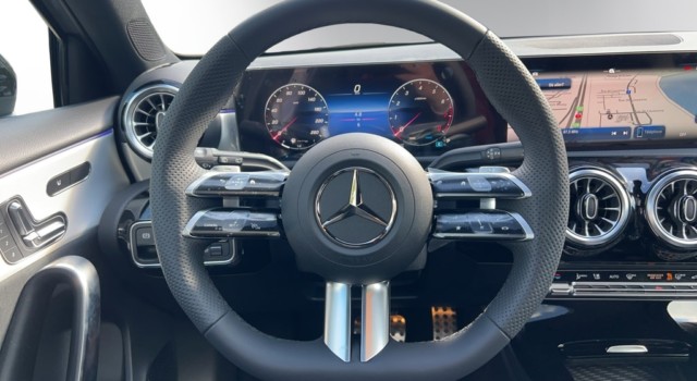 MERCEDES-BENZ A 180 Night Star 7G-DCT