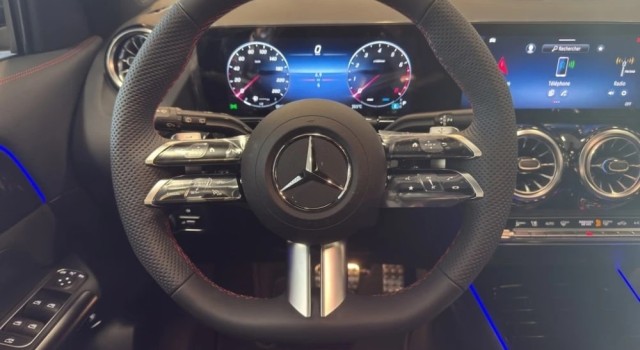 MERCEDES-BENZ GLA 220 4Matic 8G-DCT