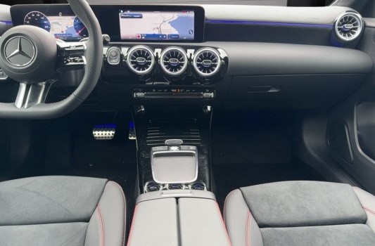 MERCEDES-BENZ A 220 4Matic 8G-DCT