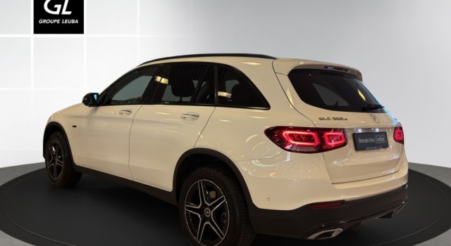 MERCEDES-BENZ GLC 300 e AMG Line 4Matic