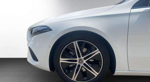 MERCEDES-BENZ A 200 Night Star 7G-DCT