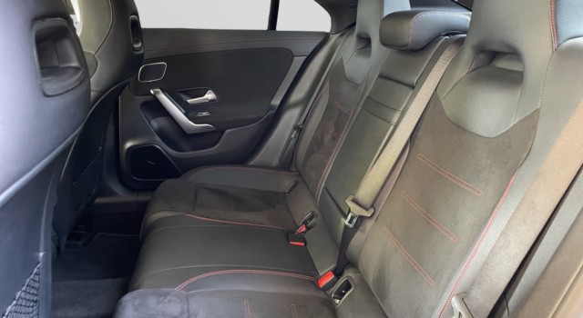 MERCEDES-BENZ CLA 250 4Matic Swiss Star 7G-DCT