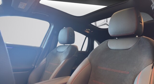 MERCEDES-BENZ GLA 200 Night Star 7G-DCT