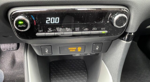 MAZDA 2 Hybrid Centre-line