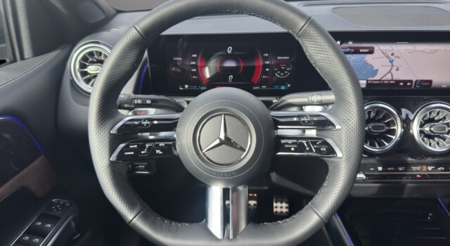 MERCEDES-BENZ GLB 250 4M