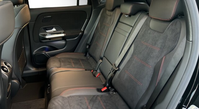 MERCEDES-BENZ GLA 250 4Matic 8G-DCT Swiss Star