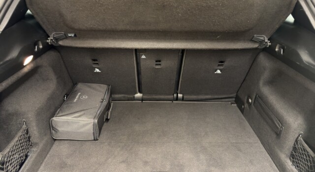 MERCEDES-BENZ GLA 250 e AMG Line 8G-DCT