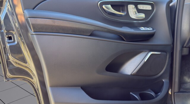 MERCEDES-BENZ V 300 d Édition Suisse EXCLUSIVE