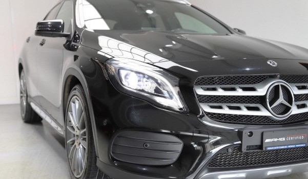 MERCEDES-BENZ GLA 250 AMG Line 4Matic