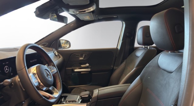MERCEDES-BENZ GLA 250 AMG Line 4Matic