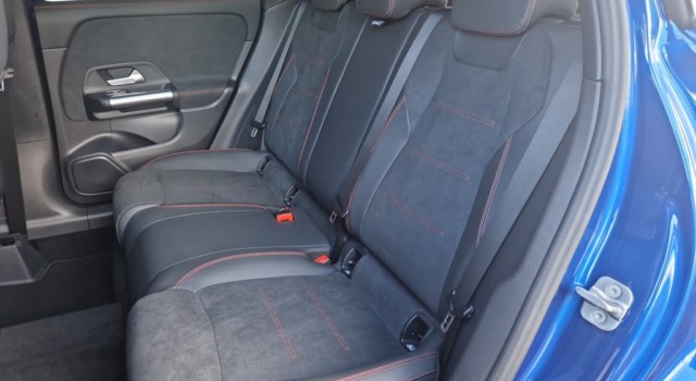 MERCEDES-BENZ GLA 200 Night Star 7G-DCT