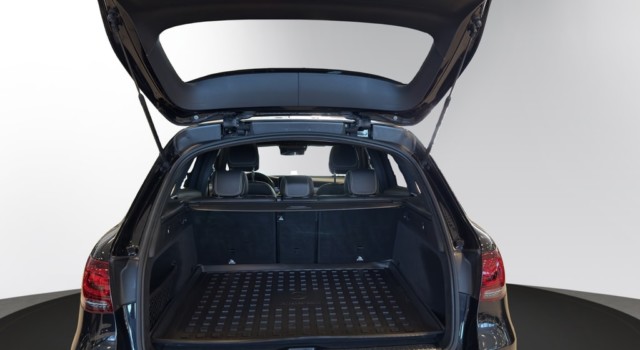 MERCEDES-BENZ GLC 300 AMG Line 4Matic