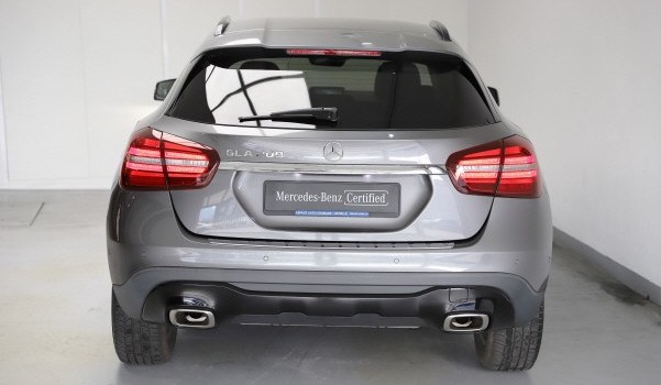 MERCEDES-BENZ GLA 200 Night Star