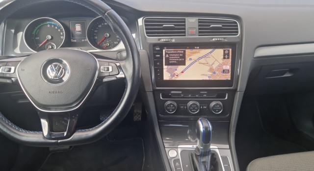 VW GOLF e-
