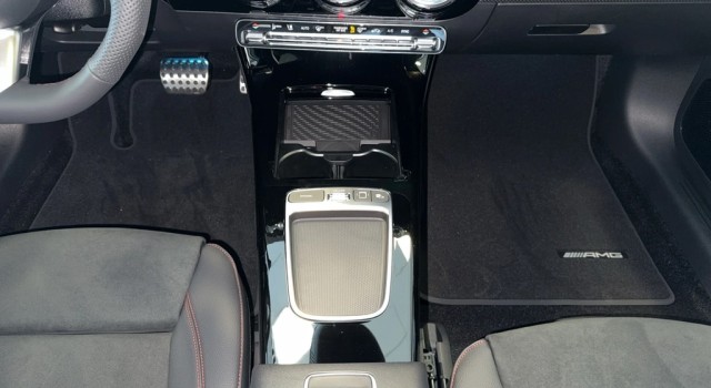 MERCEDES-BENZ A 200 Night Star 7G-DCT