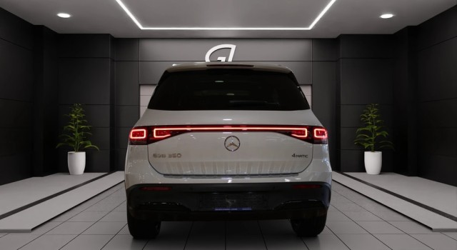 MERCEDES-BENZ EQB 350 66,5 kWh 4Matic Swiss Star