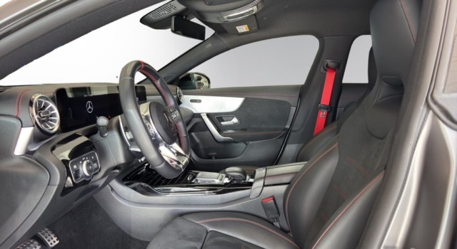 MERCEDES-BENZ CLA 35 AMG 4Matic