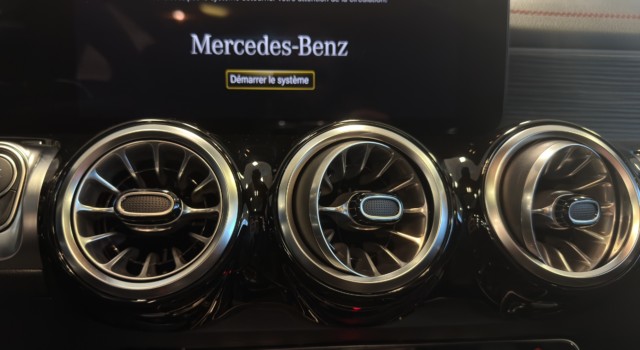MERCEDES-BENZ EQB 350 66,5 kWh 4Matic Swiss Star