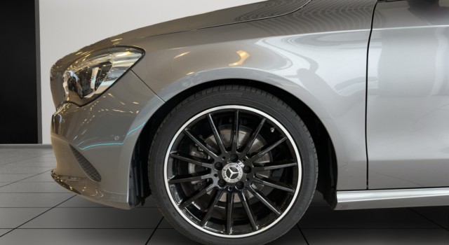 MERCEDES-BENZ CLA 200 Night Star