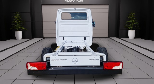 MERCEDES-BENZ Sprinter 319 CDI Standard 9G-TRONIC