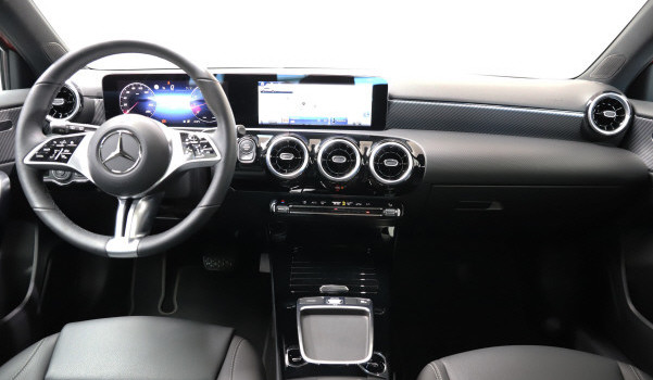 MERCEDES-BENZ A 180 7G-DCT