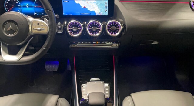 MERCEDES-BENZ EQA 250 AMG Line