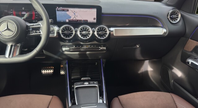 MERCEDES-BENZ GLB 250 4M