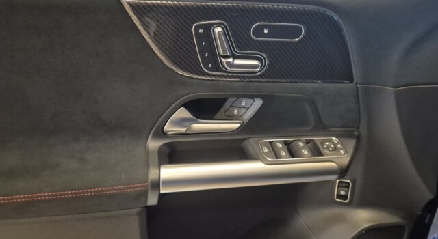 MERCEDES-BENZ GLA 200 Night Star 7G-DCT