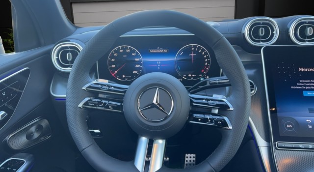 MERCEDES-BENZ GLC 300 e 4Matic 9G-Tronic