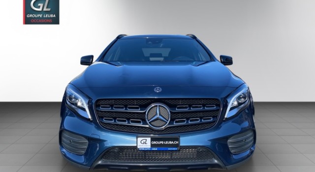 MERCEDES-BENZ GLA 200 AMG Line
