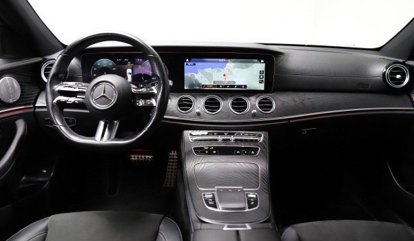 MERCEDES-BENZ E 300 de T 4M AMG Line